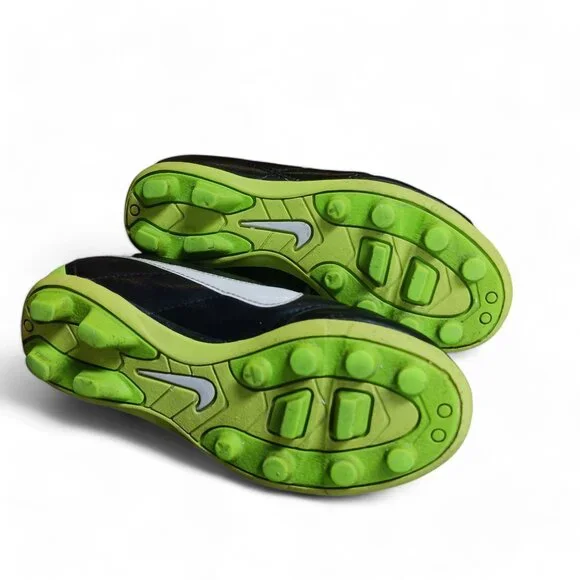 Nike Tiempo Kids Unisex  Black Neon Green Soccer Cleats Shoes  Size 11.5 - Picture 5 of 7